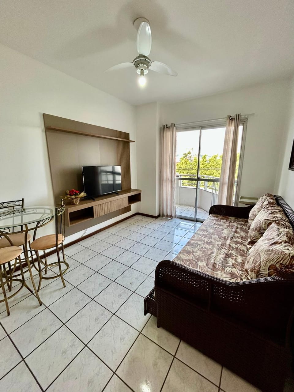 Communal lounge/ TV room, TV and multimedia, Living room, Seating area, Evening entertainment