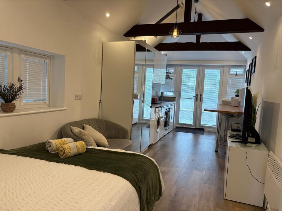 View (from property/room), Living room, Dining area, Bedroom, kitchen