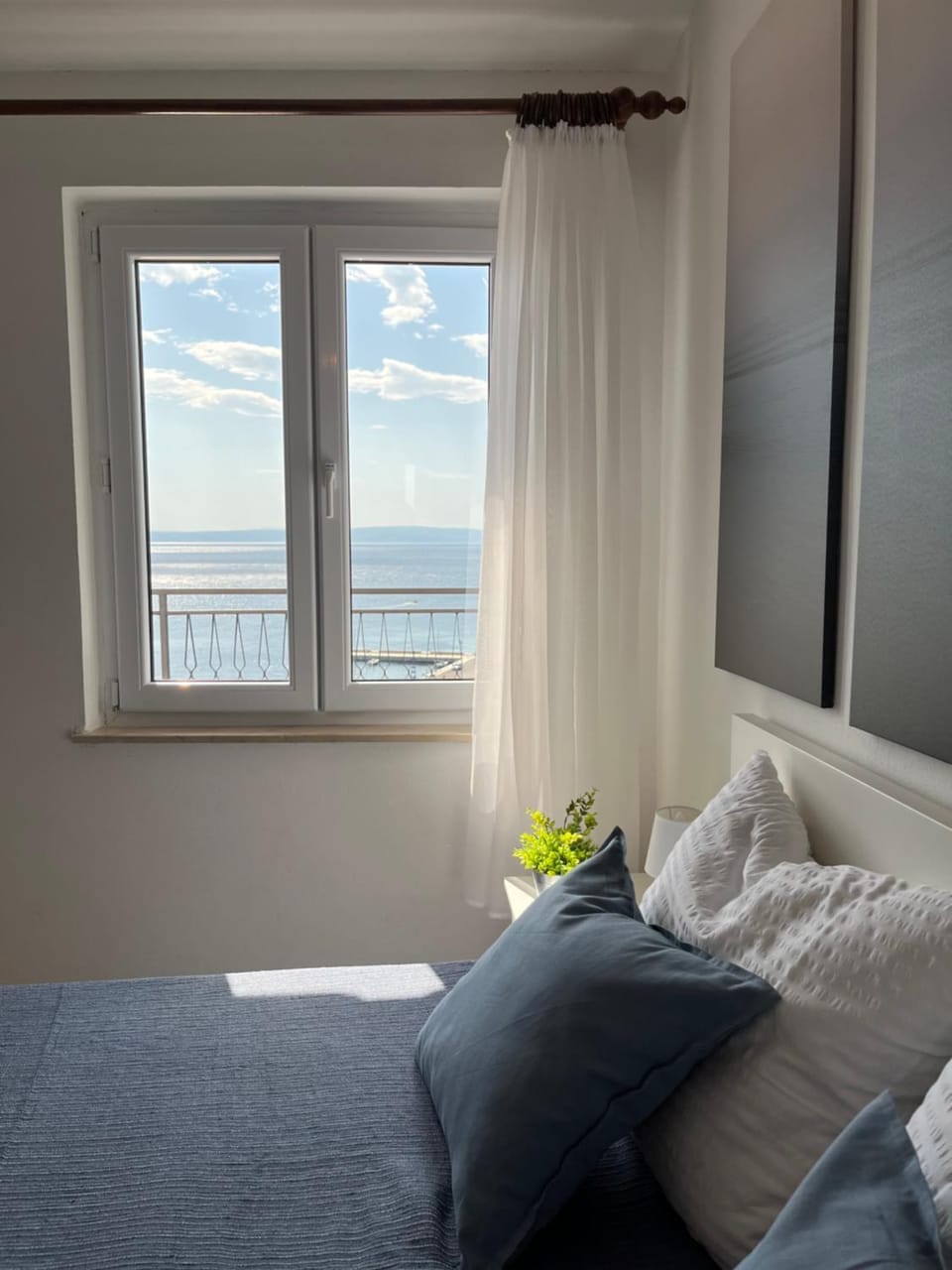 Bed, Bedroom, Sea view