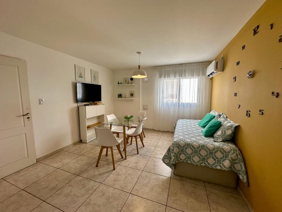 Urban Alberdi Dpto con cochera, pileta y seguridad 24 hs cerca de Plaza de la Música, Hospital de Clínicas , Nuevocentro Shopping, Hotel Quinto Centenario Apartment in Cordoba