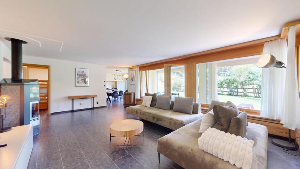 Kitchen or kitchenette, Living room, Seating area