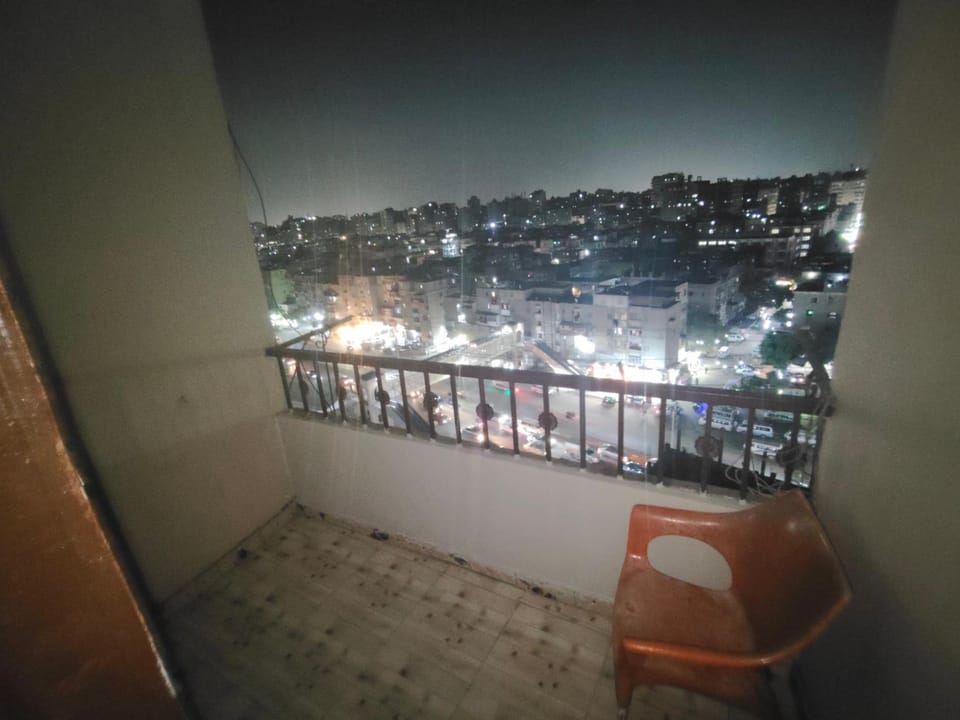 View (from property/room), Balcony/Terrace, Seating area, City view
