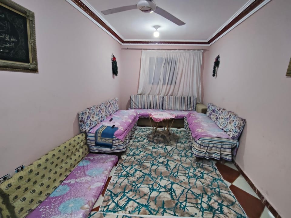 شقه مفروشه جميله جدا بموقع متميز 8 Apartment in Cairo Governorate