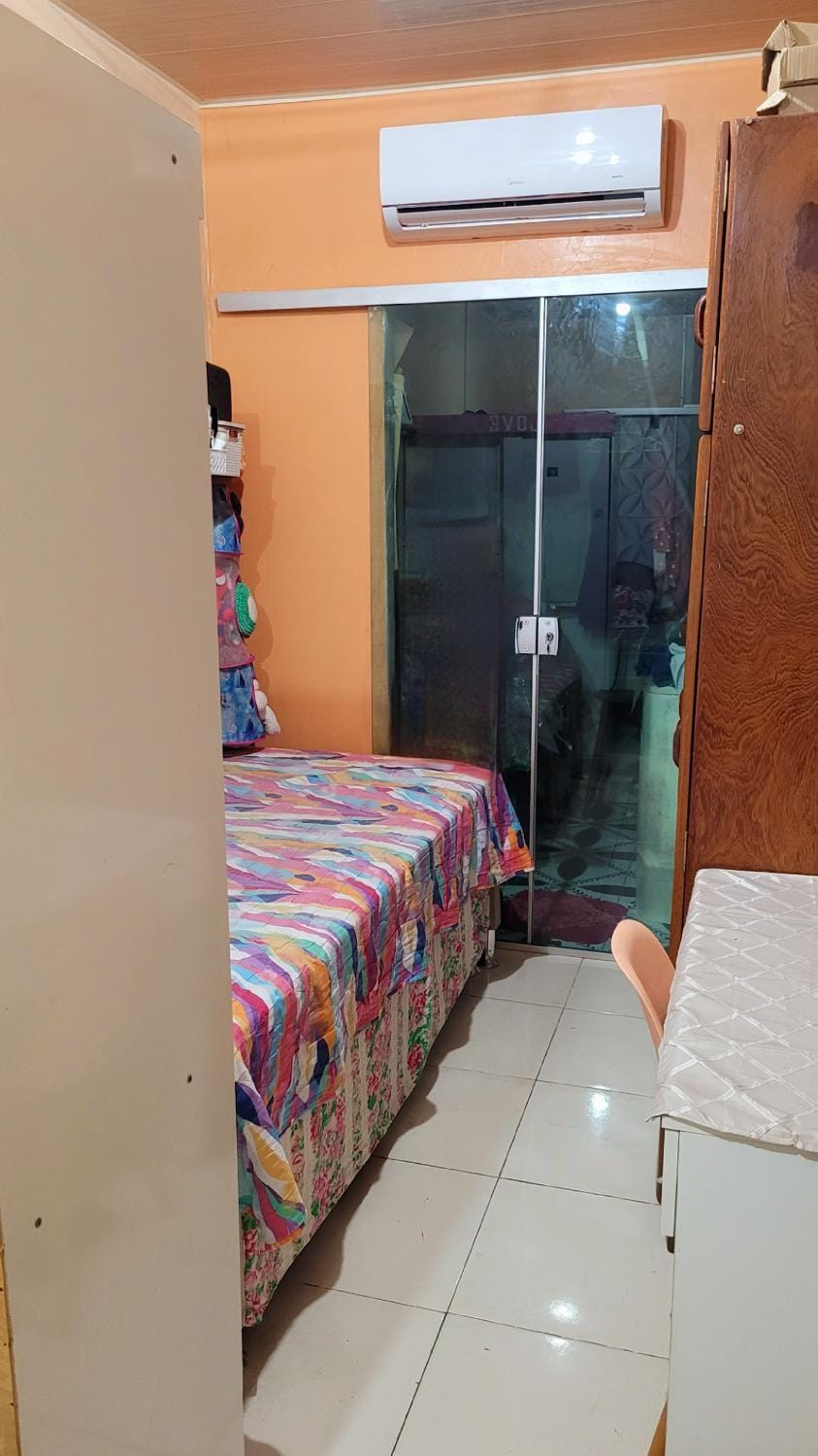 Bed, Bedroom, air conditioner