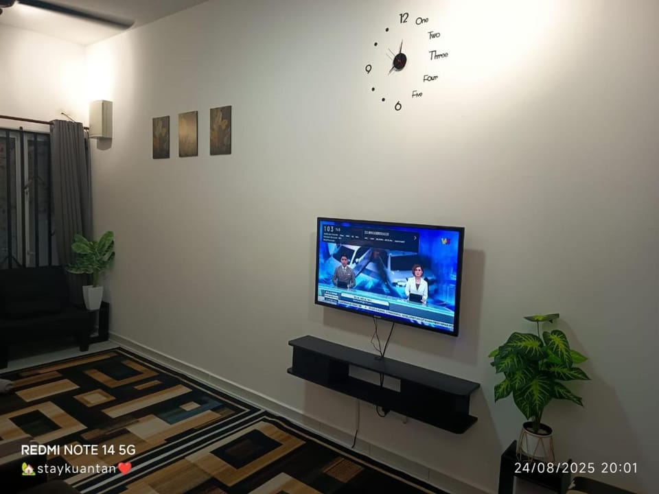 Communal lounge/ TV room, TV and multimedia