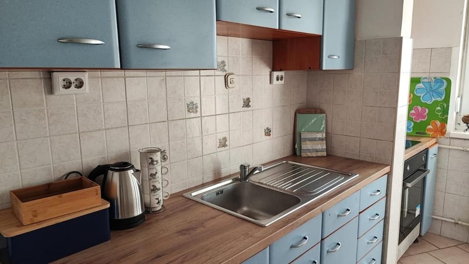 Coffee/tea facilities, Kitchen or kitchenette
