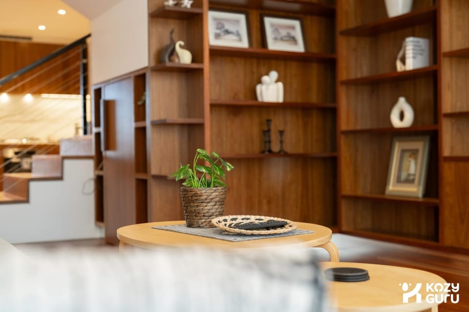 KozyGuru | Waterloo| Modern 2Level 2BR Apt Parking Apartment in Sydney