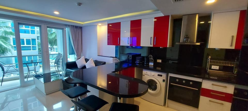 Grand Avenue Pattaya, 2bed 2baths, pool-view 66sqm Apartment in Pattaya City