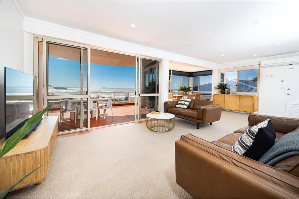 TV and multimedia, Living room, Sea view