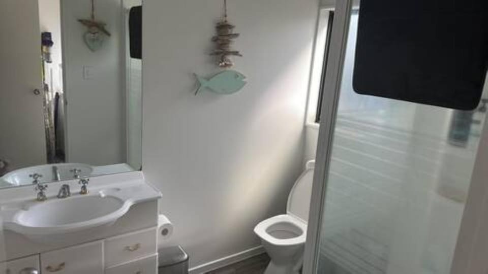 Hosts on the Coast Tamaki Delight House in Whangamatā