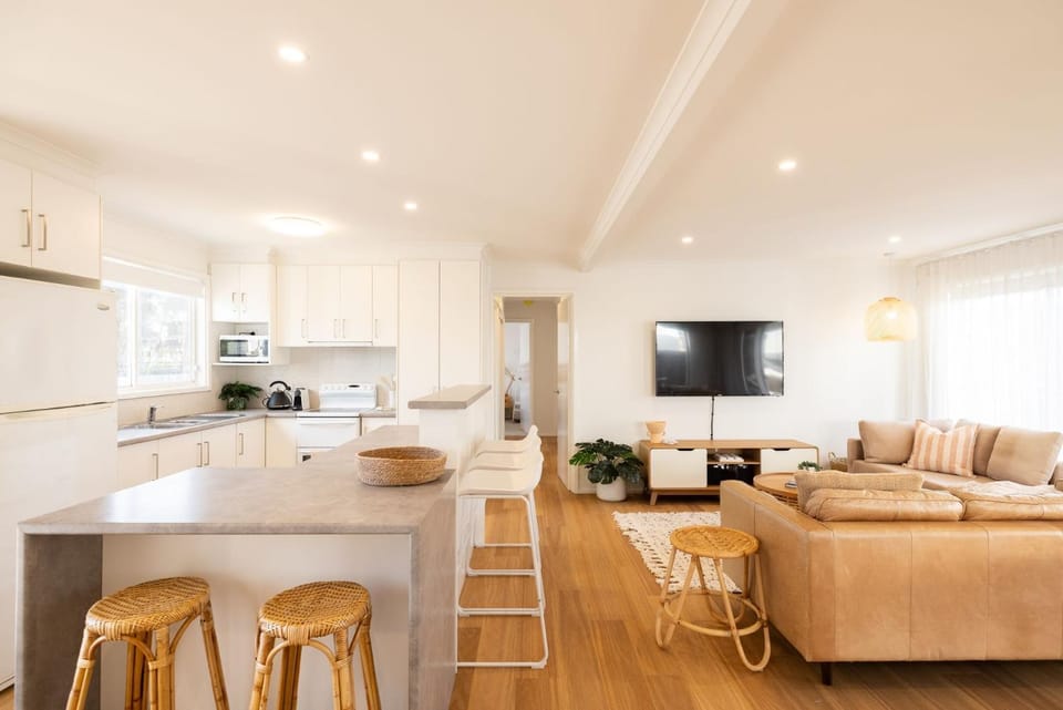 Seafoam Beach Retreat House in Victoria