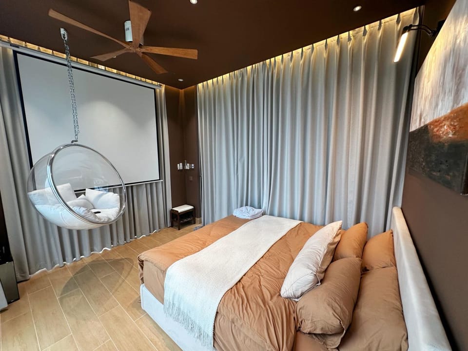 Bed, Photo of the whole room, Bedroom