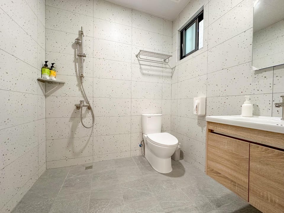 Toilet, Bathroom