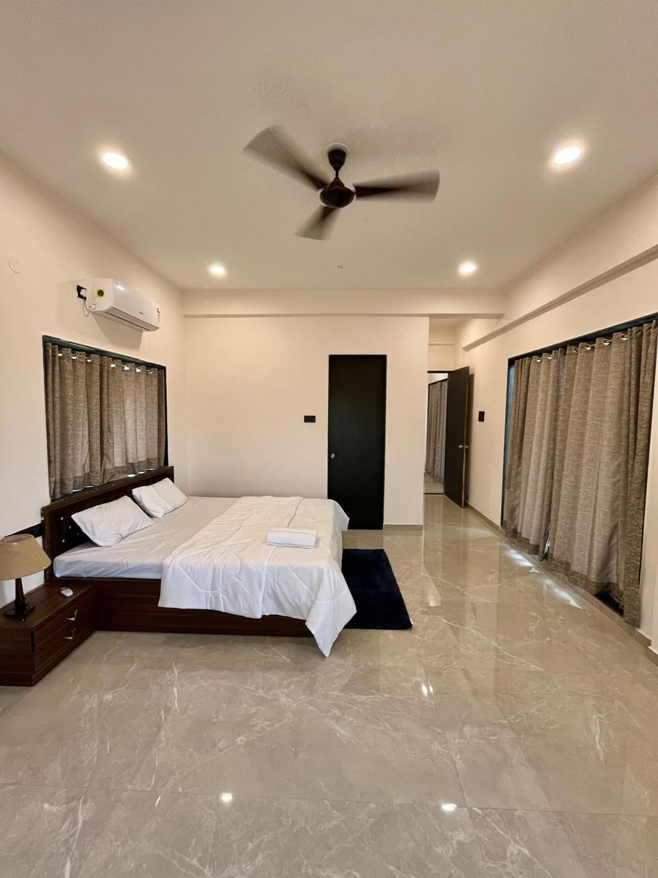 Bed, Photo of the whole room, Bedroom, air conditioner