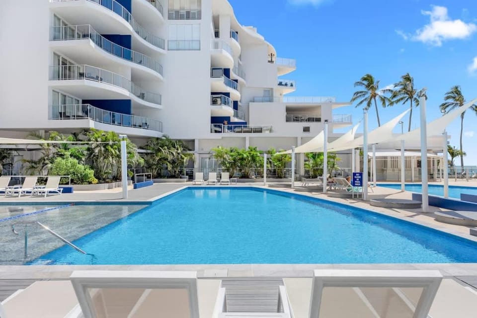 Executive Waterfront Apartment - Palms at The Pier Apartment in Hervey Bay