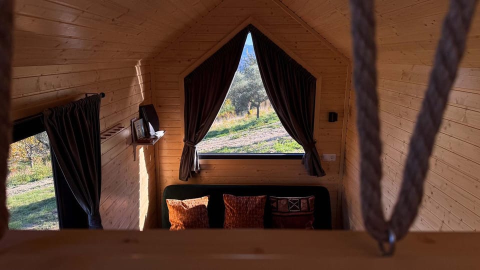 Olivo Nomade X by Tiny Away House in Lazio