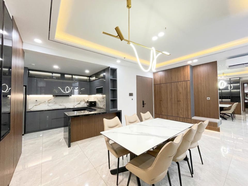 Dining area, minibar, stove
