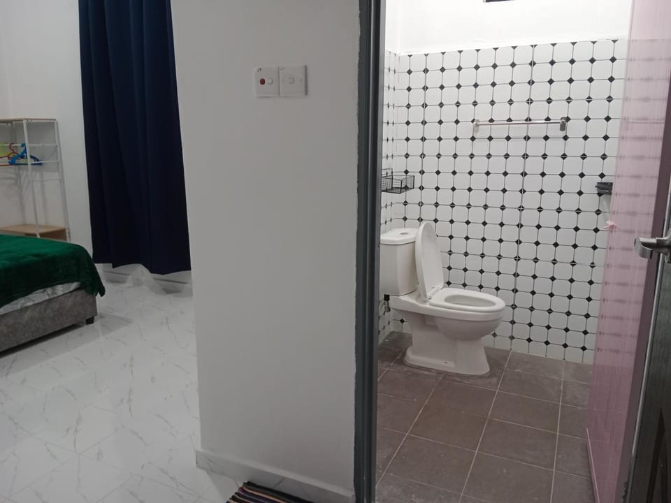 Toilet, Bathroom