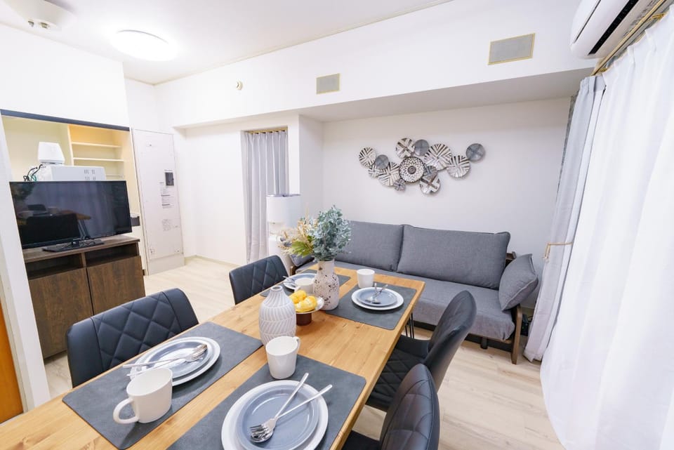 Living room, Dining area