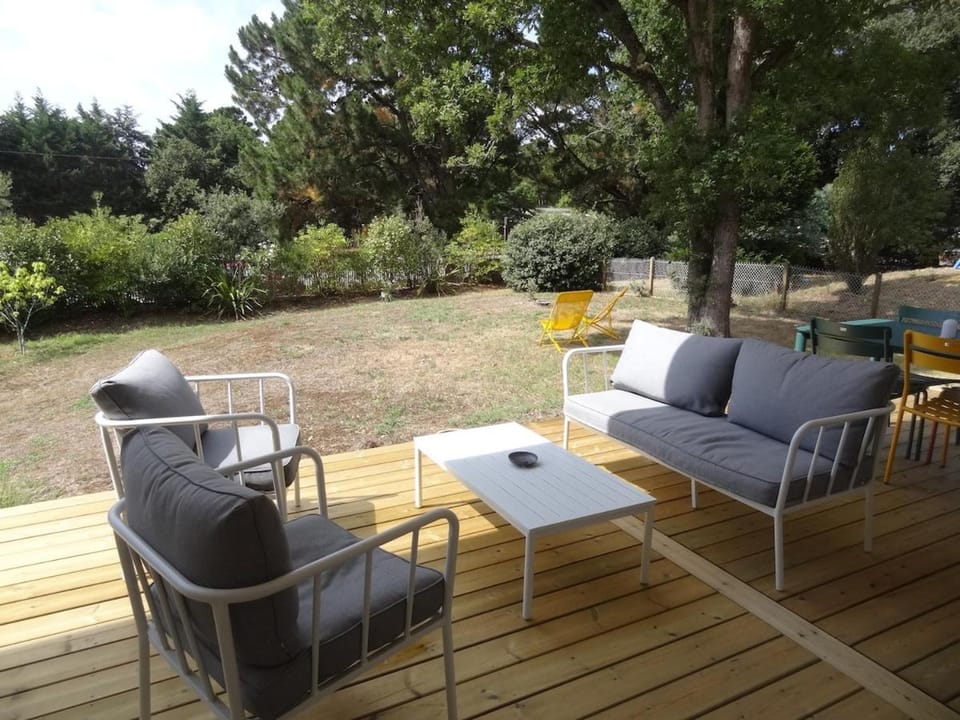 Patio, Spring, Garden, Living room, Garden view