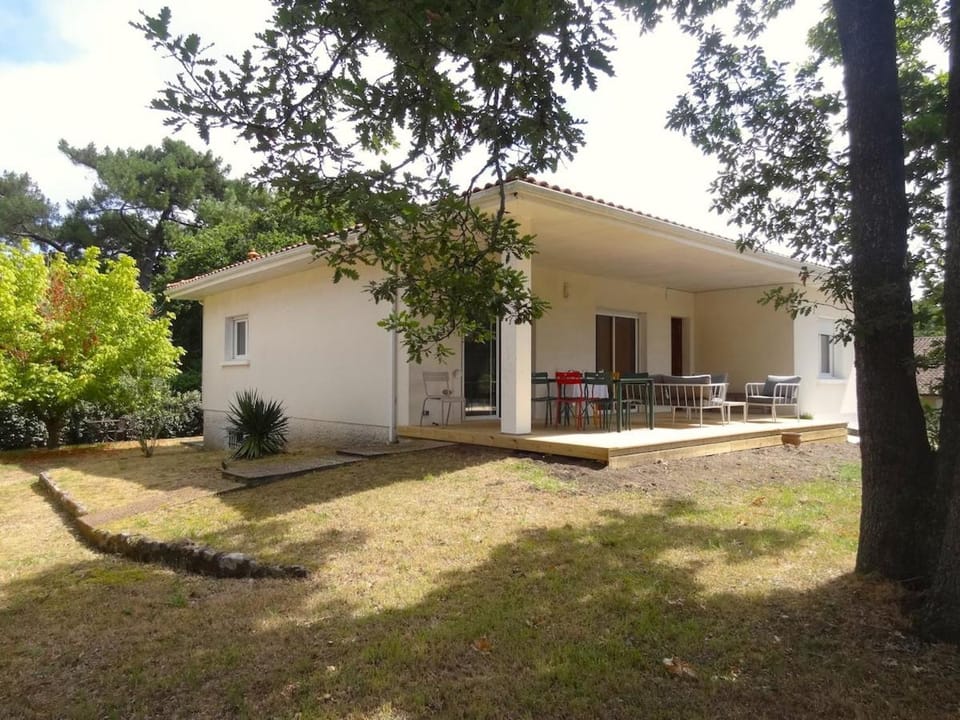 Property building, Patio, Garden