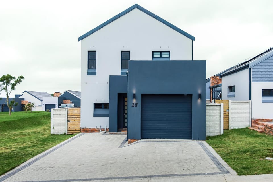 Property building, Neighbourhood, Garden, Street view