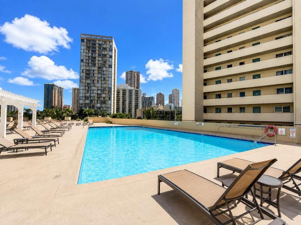 Newly Renovated Waikiki 2BD 2BA Ocean City View, Tax Included Apartment in McCully-Moiliili