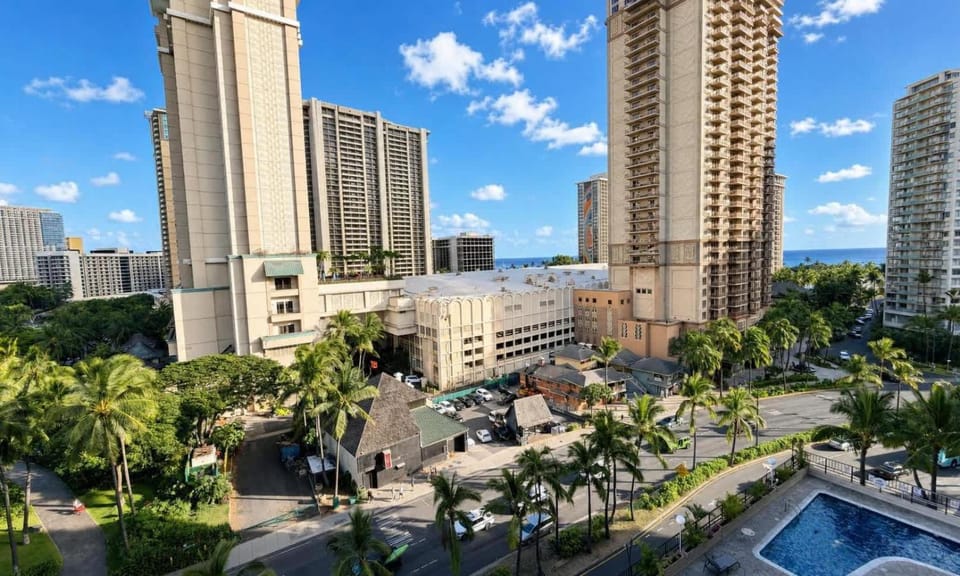 Waikiki Ocean View Studio 3Beds 1 Block to Beach, Tax Included Apartment in McCully-Moiliili