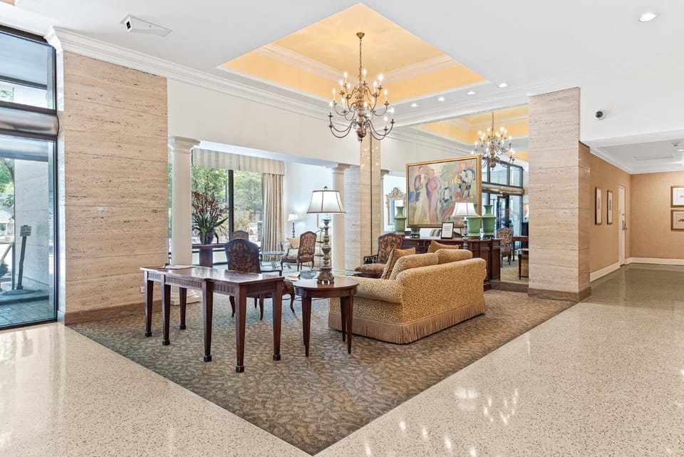 Property building, Living room, Lobby or reception, Seating area