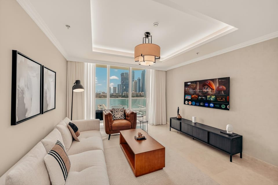 TV and multimedia, Living room, Seating area, Evening entertainment