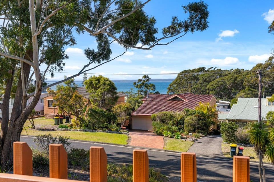 Baybreeze by Experience Jervis Bay House in Vincentia