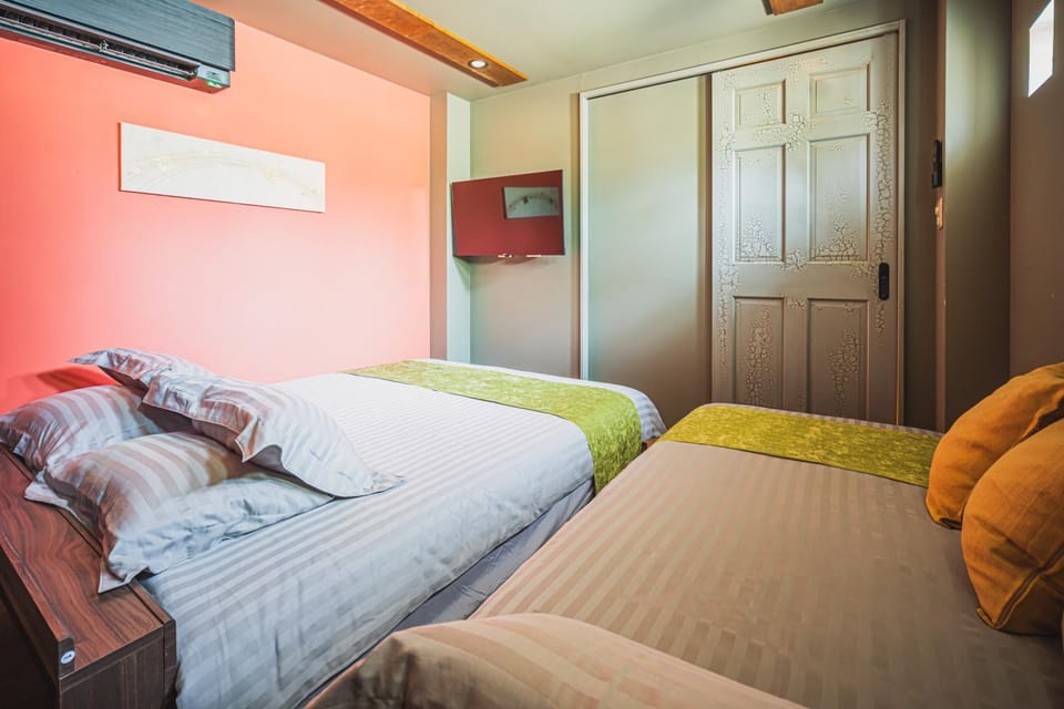 Bed, Bedroom, air conditioner