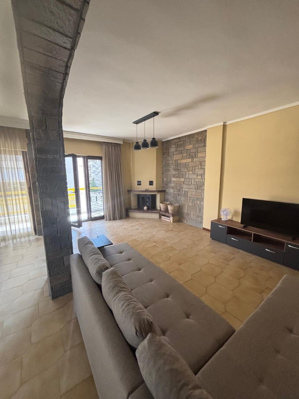 TV and multimedia, Living room, Seating area
