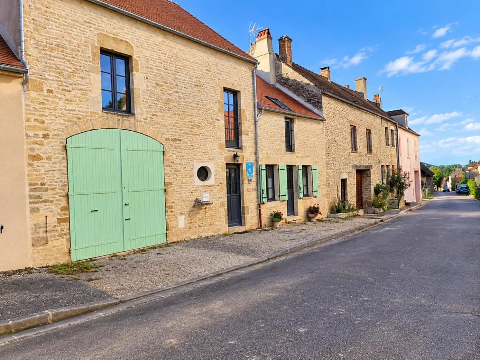 Property building, Street view