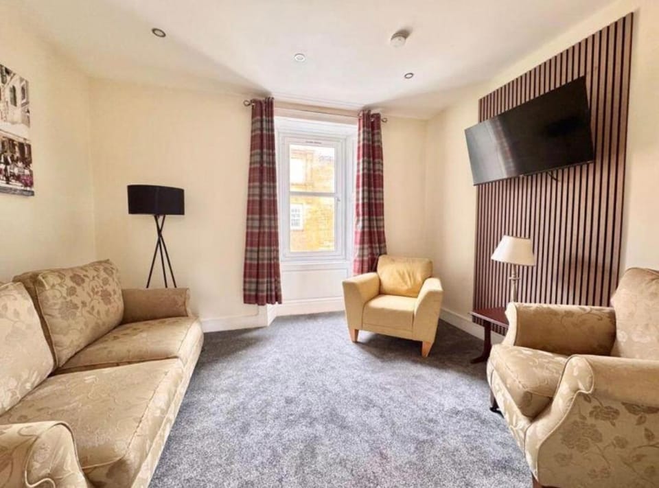 Central Charming Sea View Loft Flat Apartment in Troon
