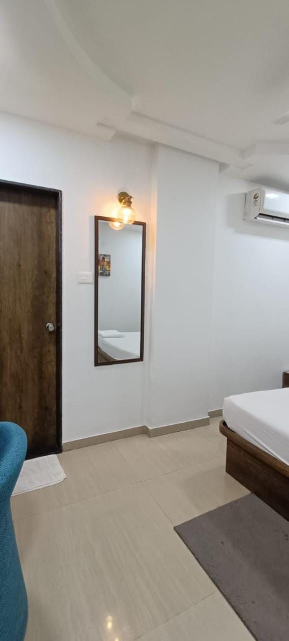 Bed, air conditioner
