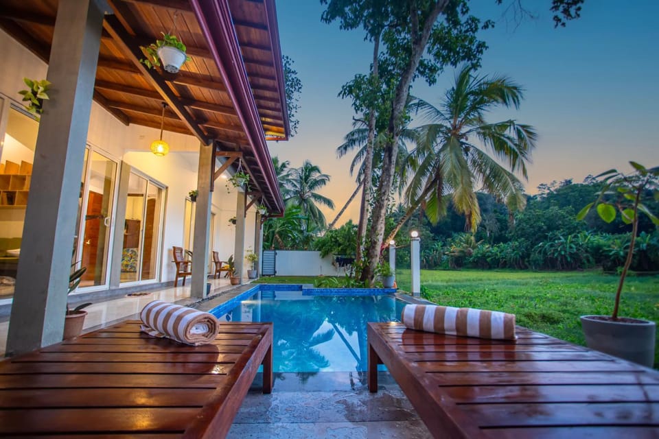 Patio, Day, Natural landscape, Garden, View (from property/room), Balcony/Terrace, Pool view, Swimming pool