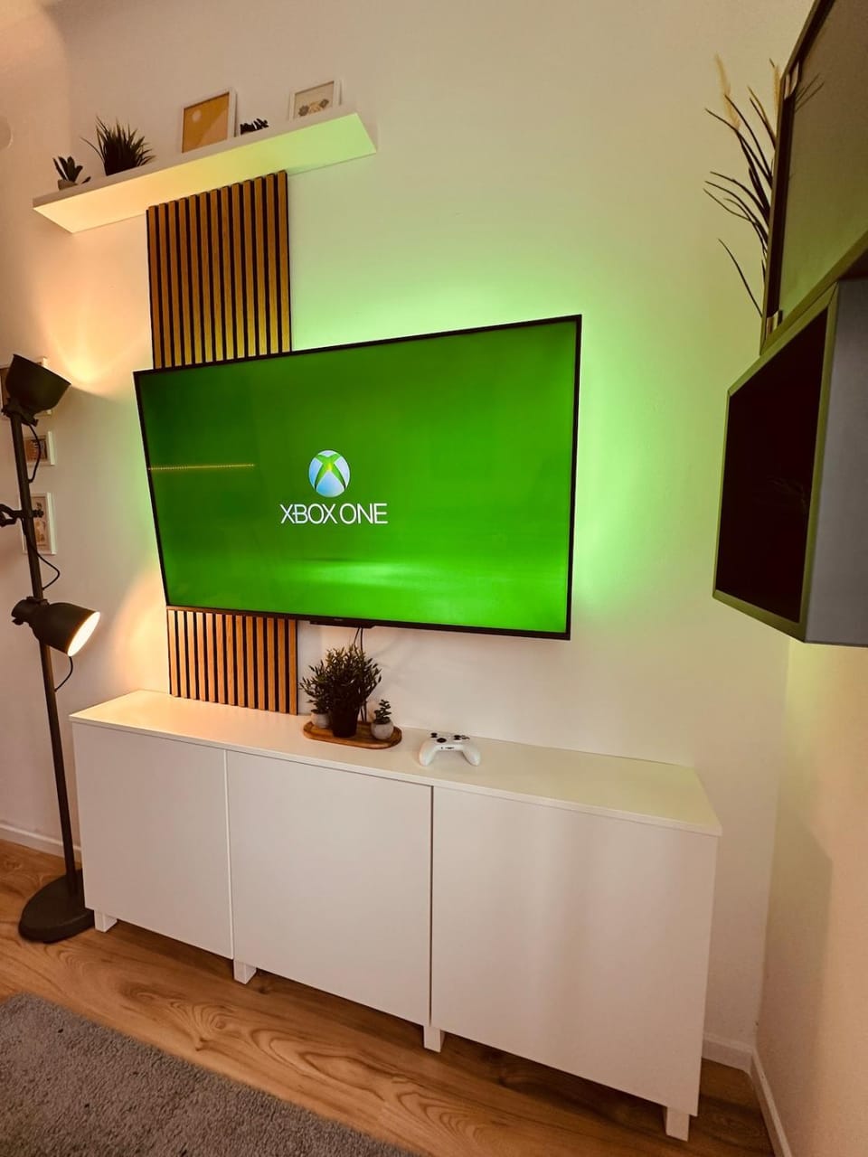 Communal lounge/ TV room, TV and multimedia, Evening entertainment
