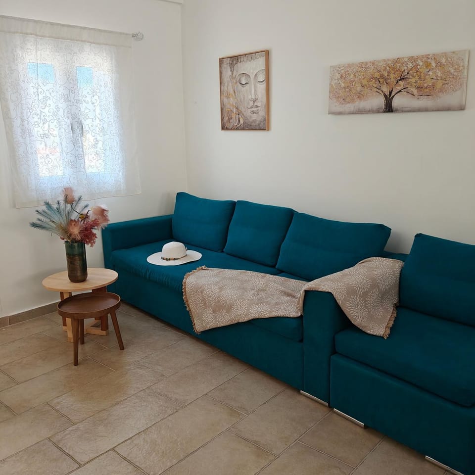 Living room, Decorative detail, Seating area