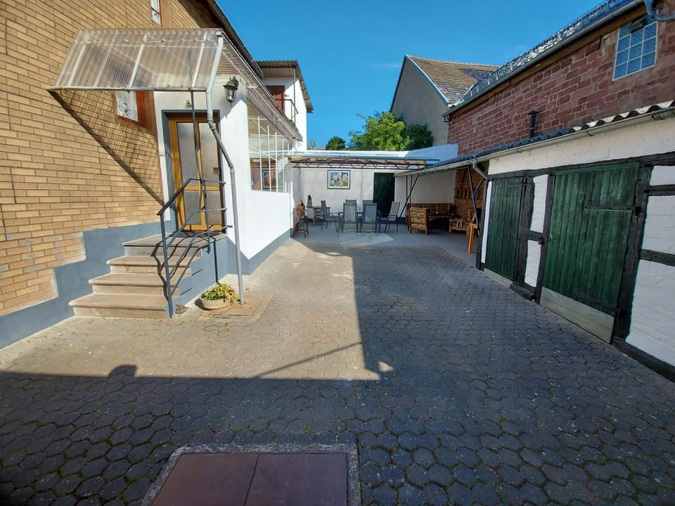 Patio, BBQ facilities
