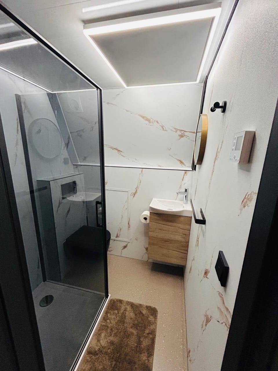 Shower, Toilet, Bathroom