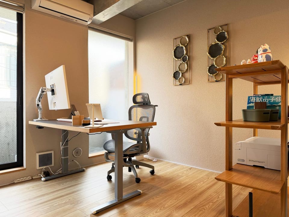 Area and facilities, furniture