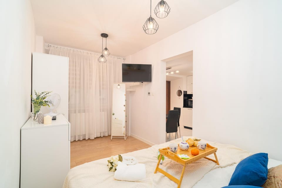 Bed, TV and multimedia, Photo of the whole room, Dining area, Bedroom, towels
