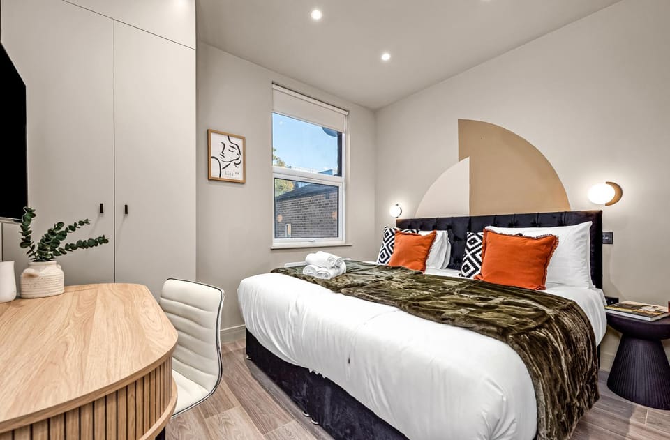 Consort 3A- 4 | Stylish Compact Studio with Kitchennette and Full Communal Kitchen Apartment in London Borough of Southwark