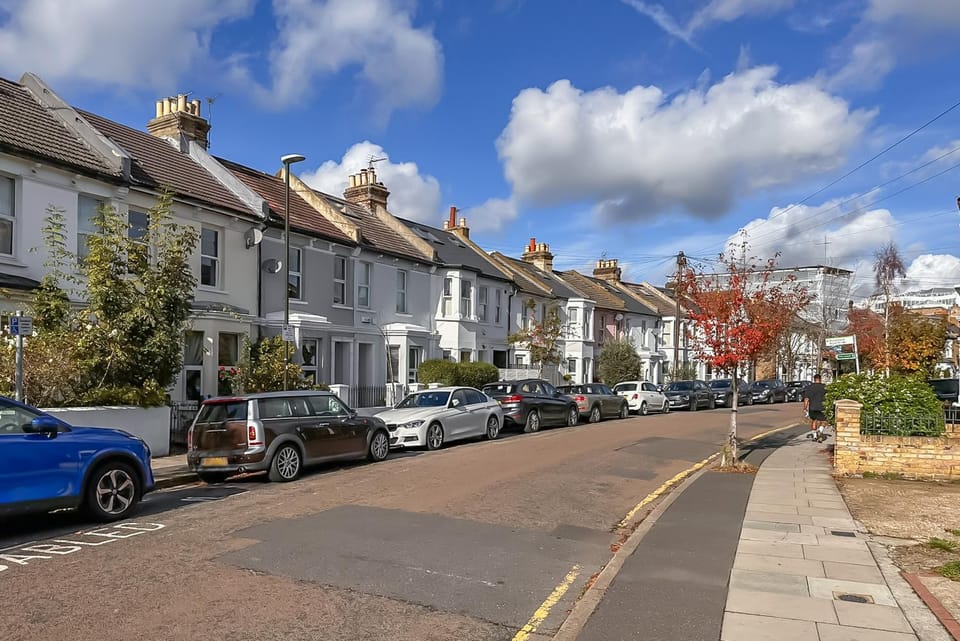Charming 1BD Flat with Garden Wimbledon Village Inn in London