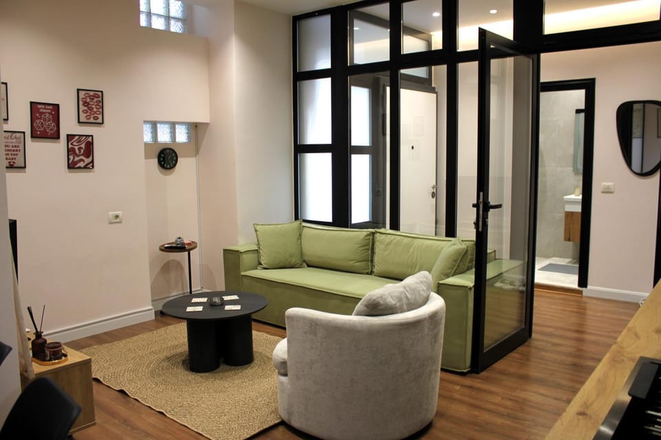 TV and multimedia, Living room, Seating area