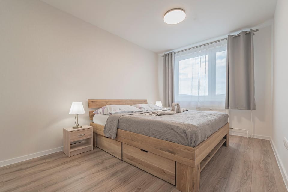 Apartmán s 2 spálňami pri lesoparku Apartment in Slovakia