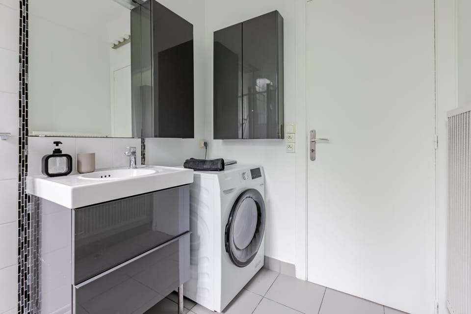 hair dryier, washing machine, dryer