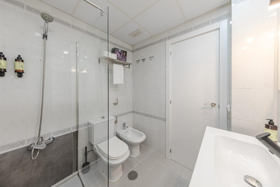 Shower, Bathroom, towels