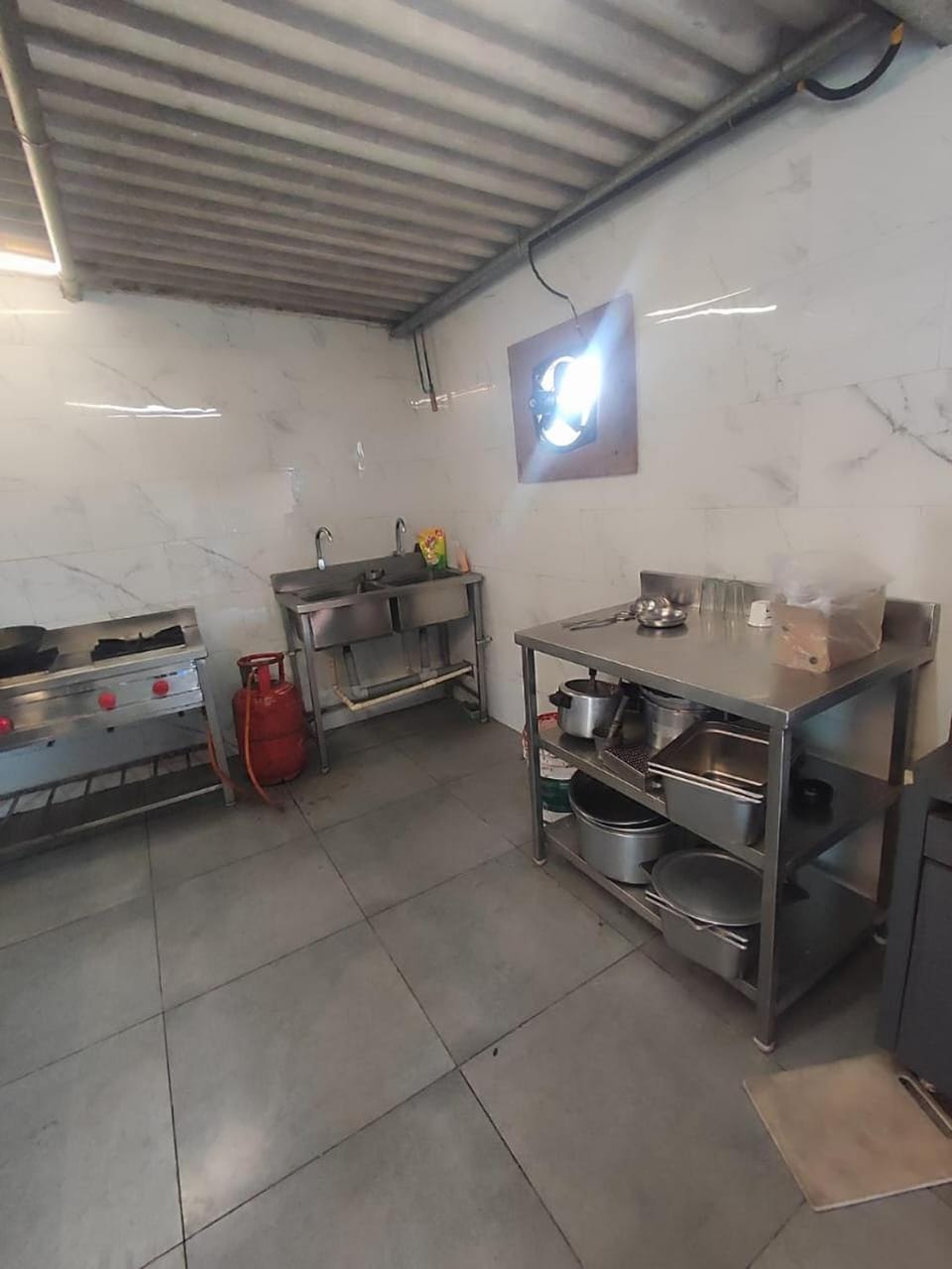 Kitchen or kitchenette, kitchen
